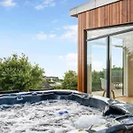 Luxury With Panoramic Views Of Bay And Outdoor *