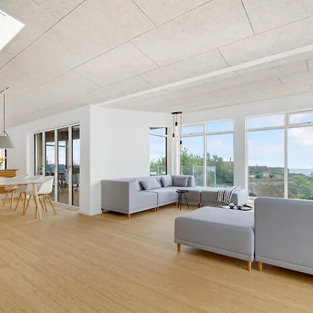 Luxury With Panoramic Views Of Bay And Outdoor