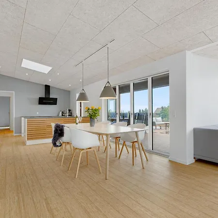 Luxury With Panoramic Views Of Bay And Outdoor *
