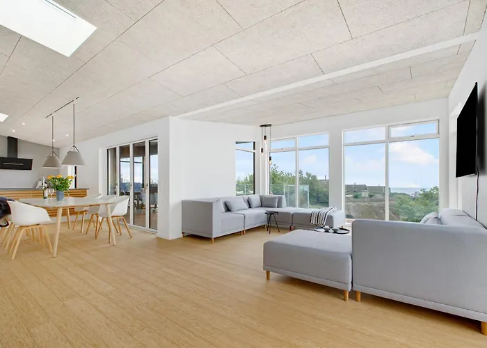 Luxury With Panoramic Views Of Bay And Outdoor